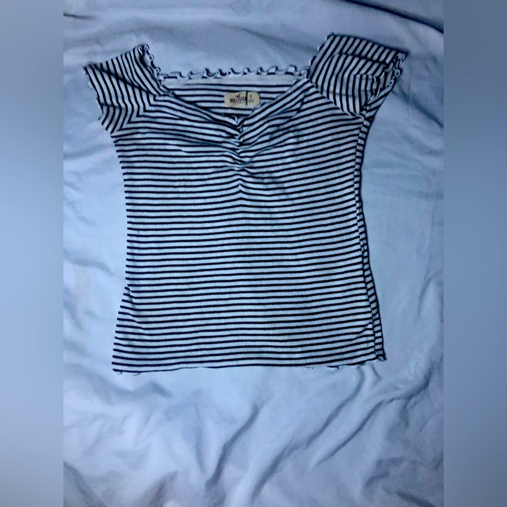 Crop top off the shoulders